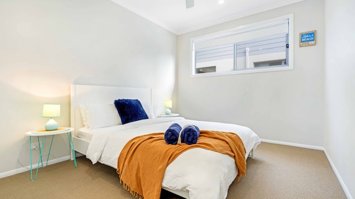 Bedroom 3 - Queen - to the front of the house.