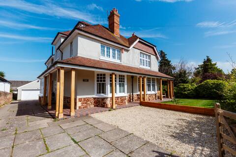 Westholme Lodge - Exquisite house with a hot tub.