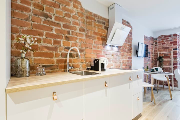 Studio W/ Brick Details In Central Tallinn - Tallin