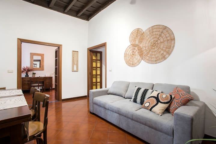 Trevi Fountain House