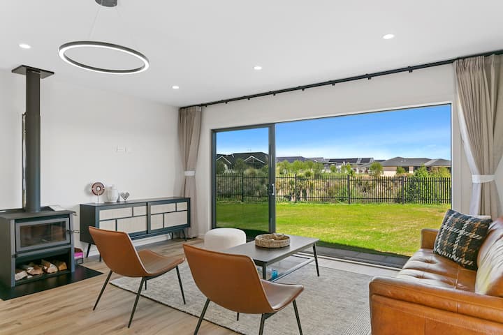 Stunning Brand New Retreat In Taupo - Taupō