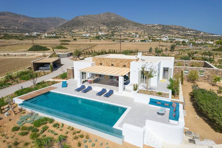 Eleonas Paros Villas, OIKIA, private pool & tennis gallery image 2