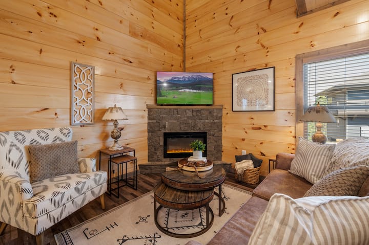 Dollywood! Indoorpool/firepit/hottub/airhockey/pet - Sevierville, TN