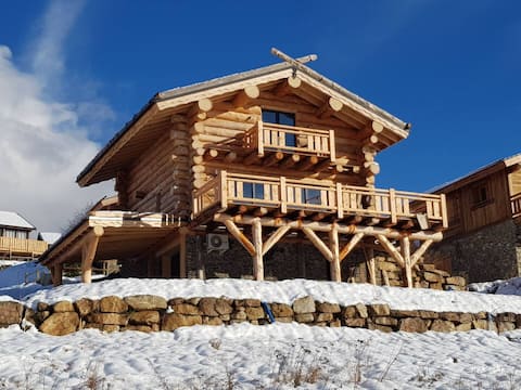 Beautiful Cedar Wood Cottage