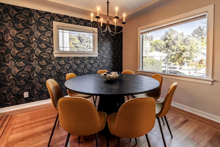 Families and groups gather at GreenLake!