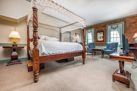 Wayside Inn (Room #2) Reeves Room