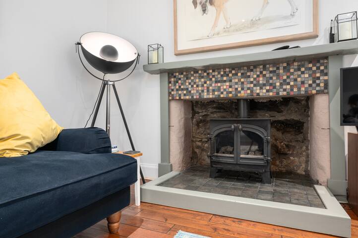 Charming 3-bedroom apartment with private garden gallery image 2