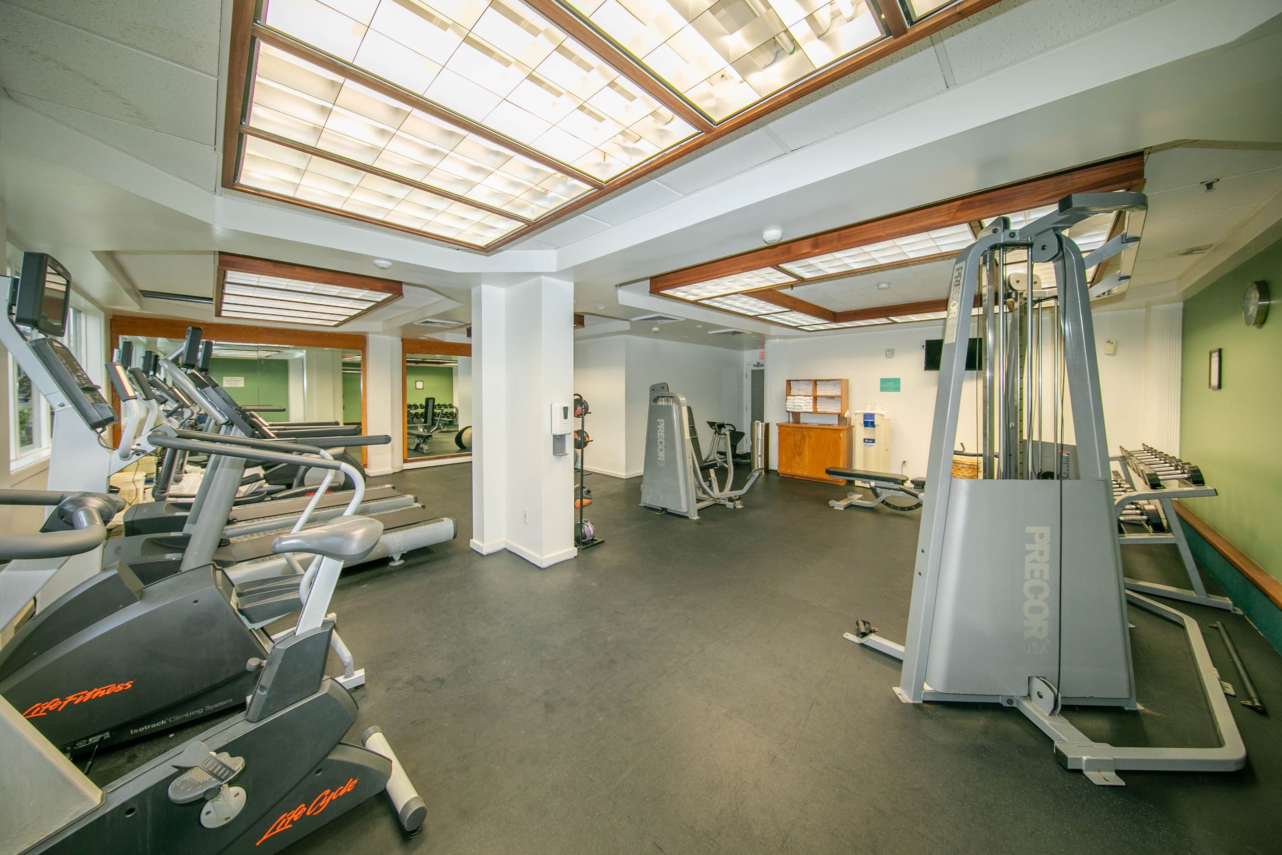 Condo in Lihue · ★4.36 · Studio · 1 bed · 1 shared bath - Image 28