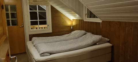 Top performing Airbnb: Attic, aurora, nature, quiet, 25 km from the city center in Tomasjord