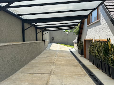 Chalet House in Lagos del Cacique