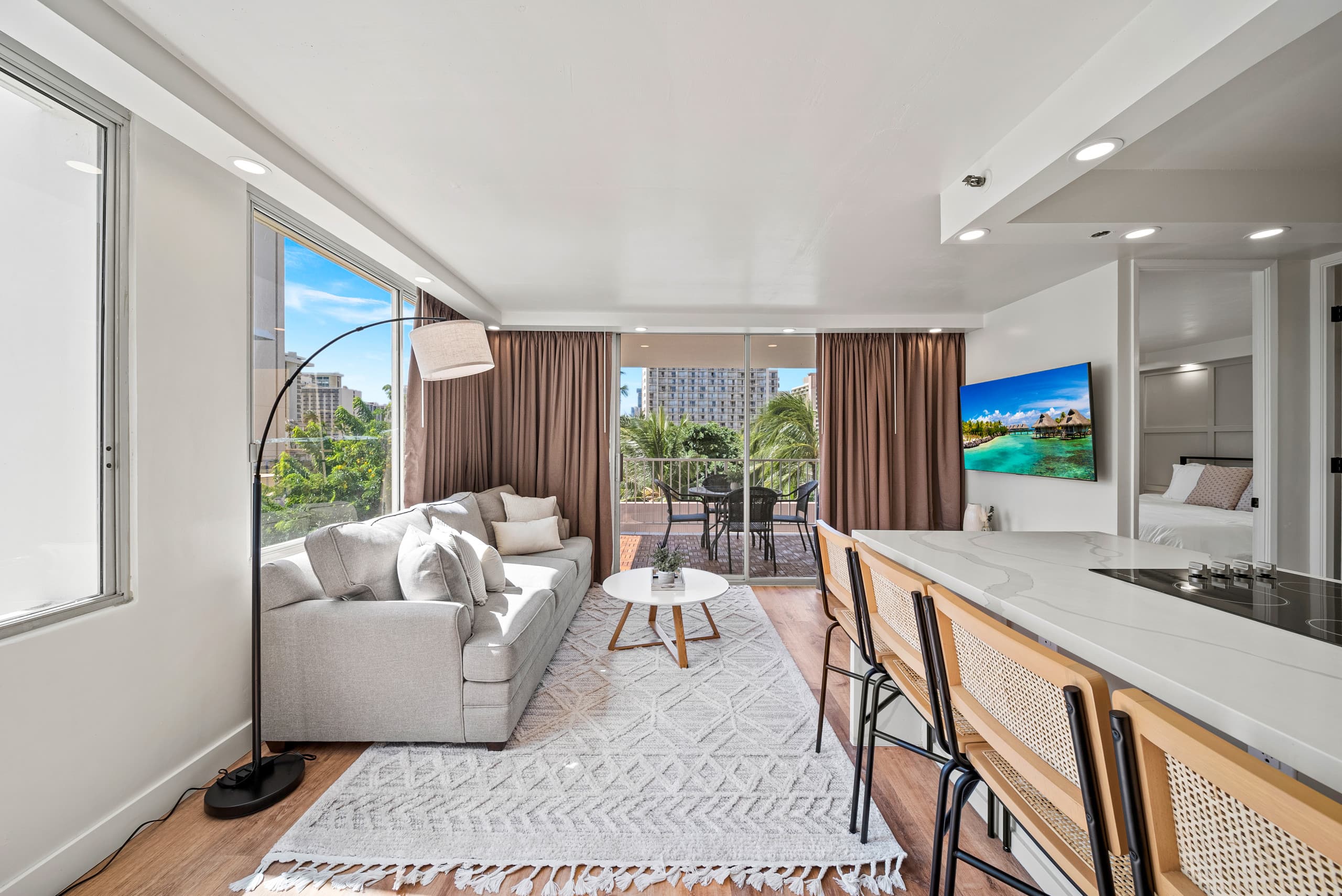 Condo in Honolulu · ★4.86 · Studio · 2 beds · 1 bath - Image 5