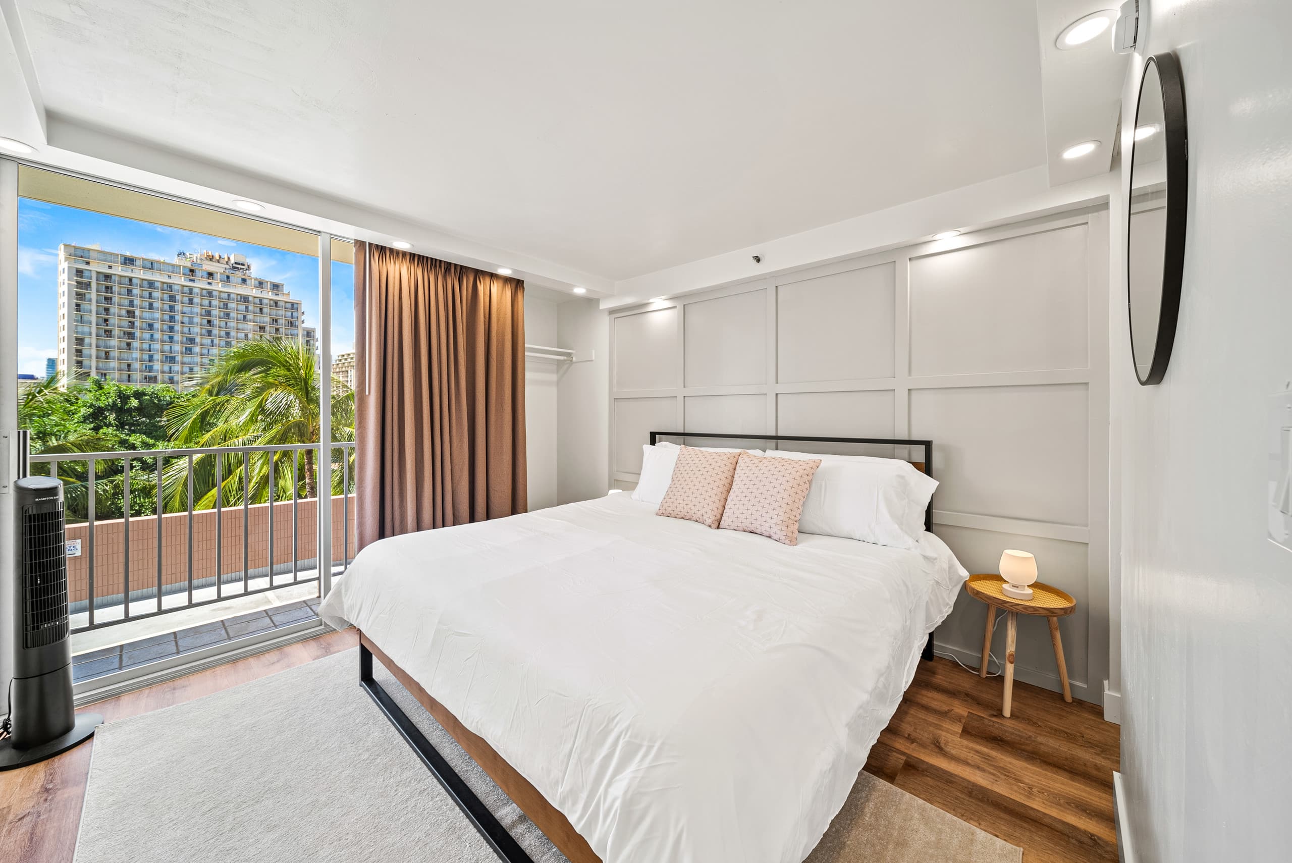 Condo in Honolulu · ★4.86 · Studio · 2 beds · 1 bath - Image 12