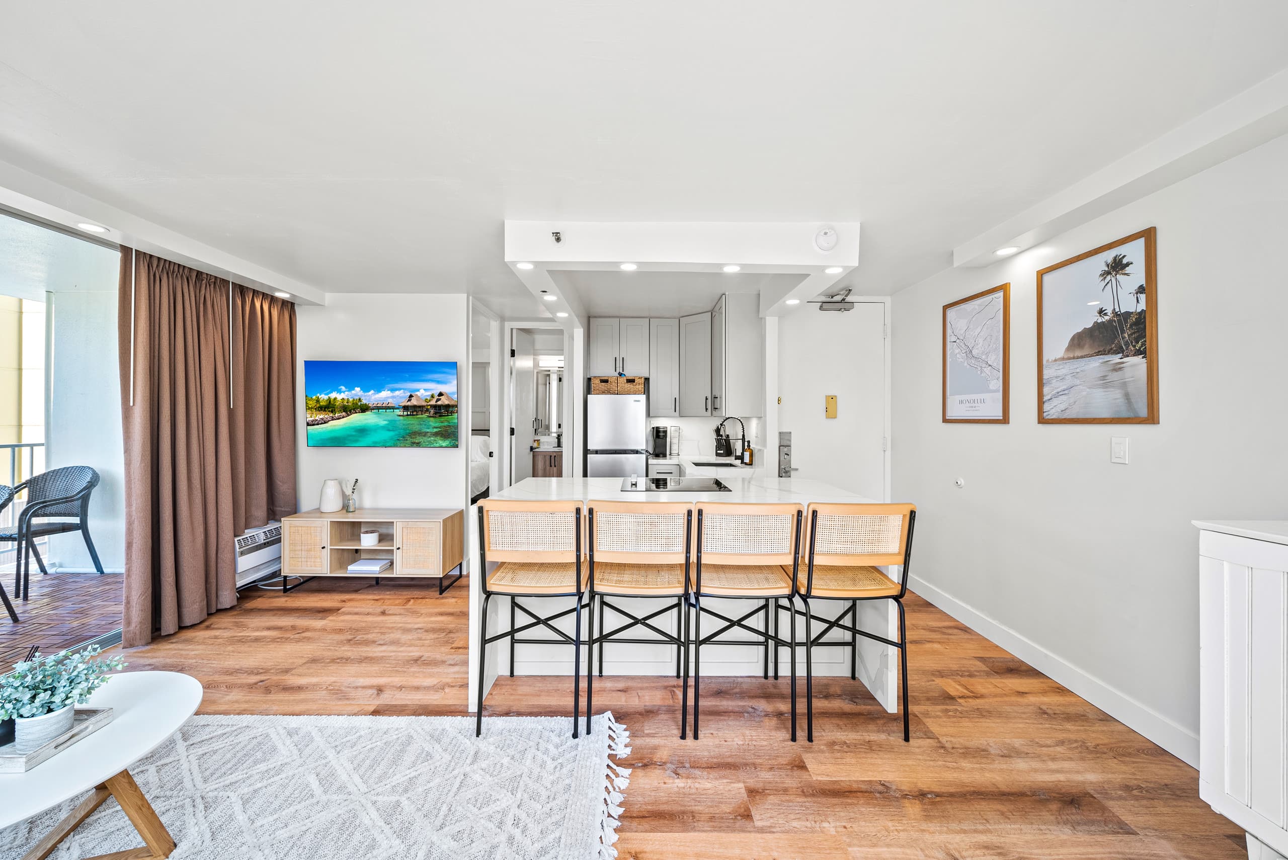 Condo in Honolulu · ★4.86 · Studio · 2 beds · 1 bath - Image 4