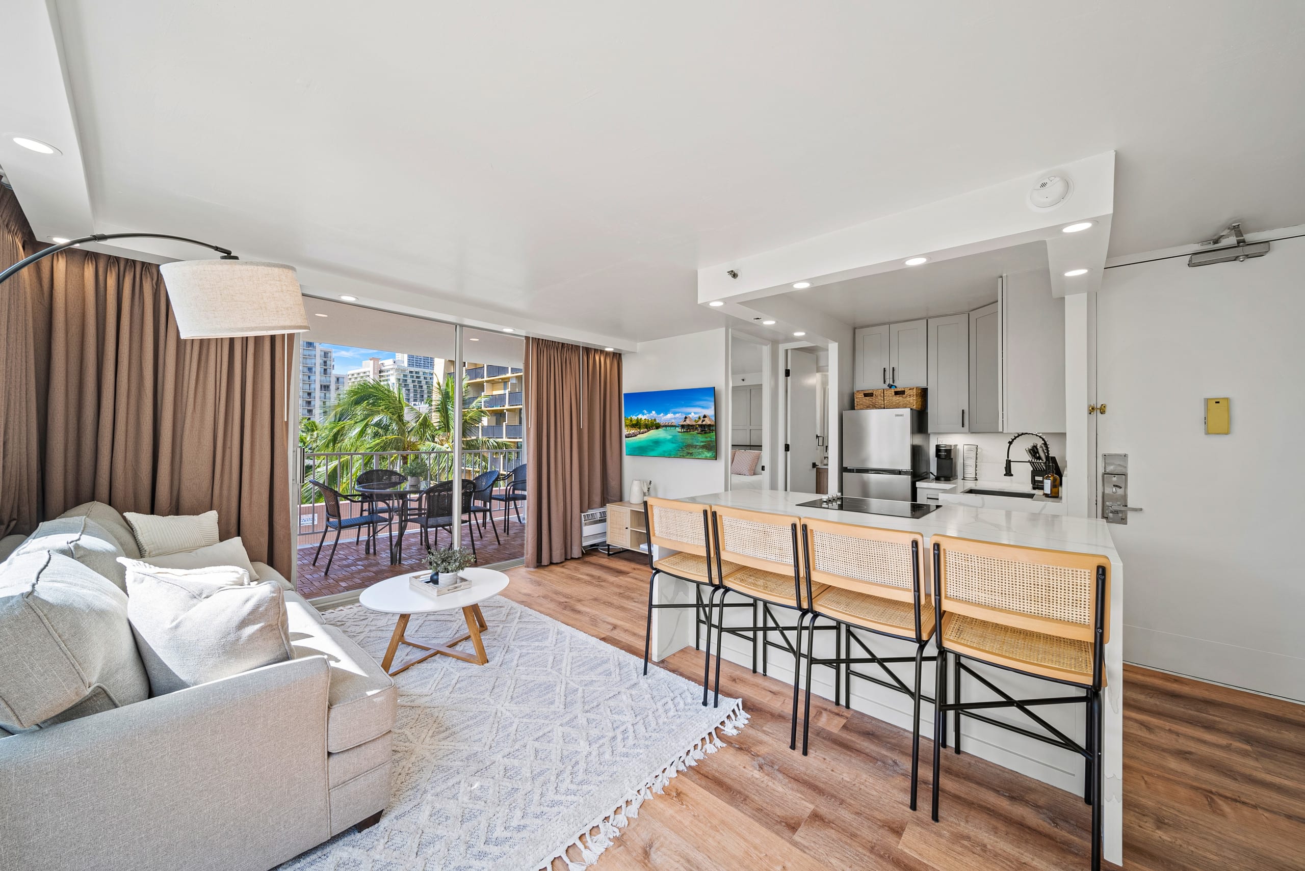 Condo in Honolulu · ★4.86 · Studio · 2 beds · 1 bath - Image 3