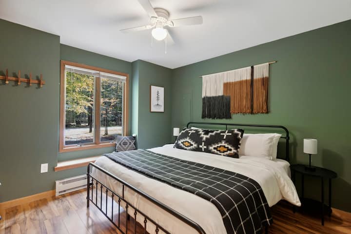 First floor king sized bed