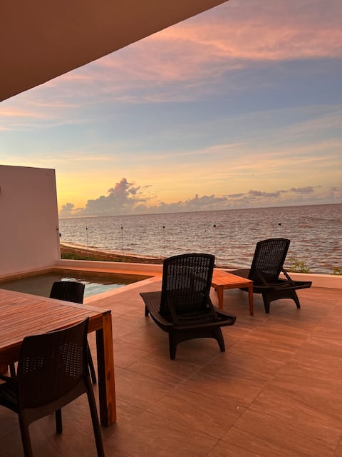 Oceanfront house with spectacular view. Paradise