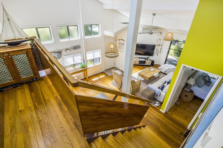 Captivating Centenary Beach House In Blairgowrie