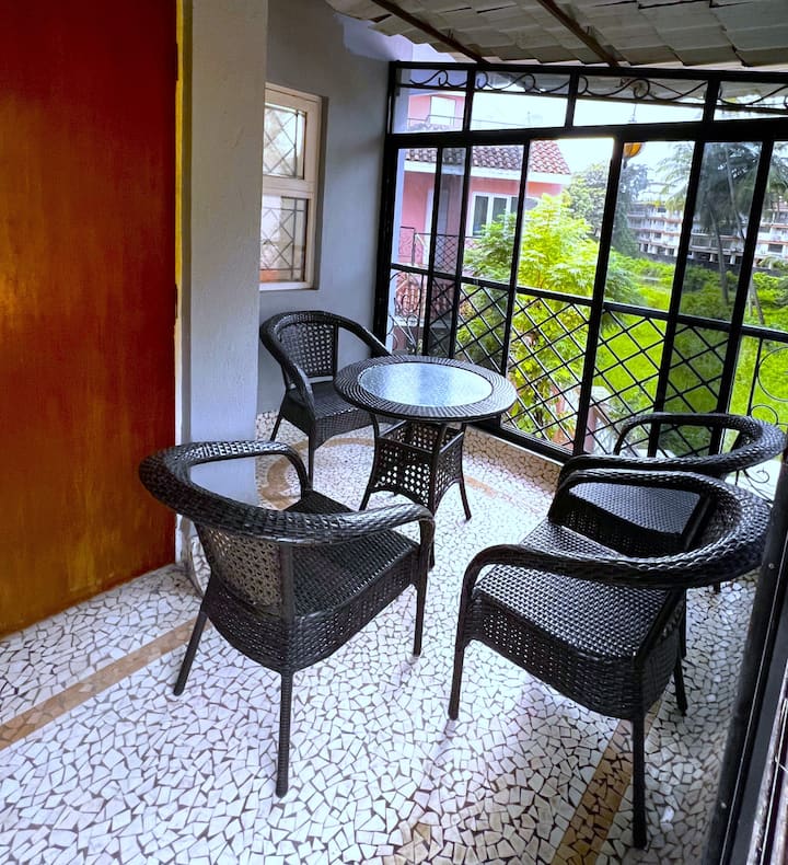 Exterior image 1