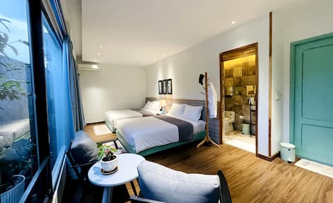 Côn Đảo House - Room with 2 double beds-Wood floor