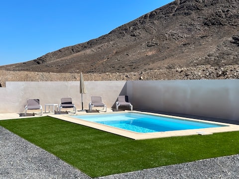 Villa in the mountains with pool in Fuerteventura