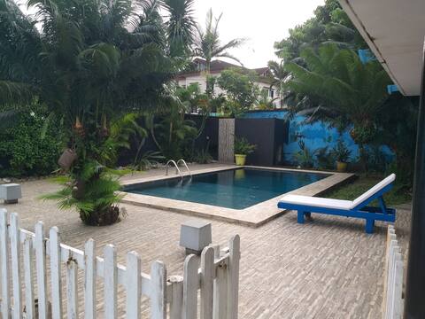 Villa Bonapriso with pool