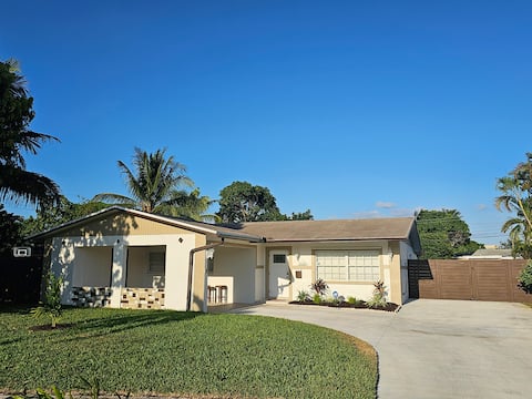 Sunny Goldie in Lauderdale Lakes