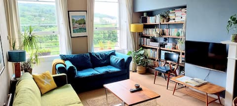 Top performing Airbnb: Lovely Georgian 2-Bed Flat, Views & Free Parking in Bathampton