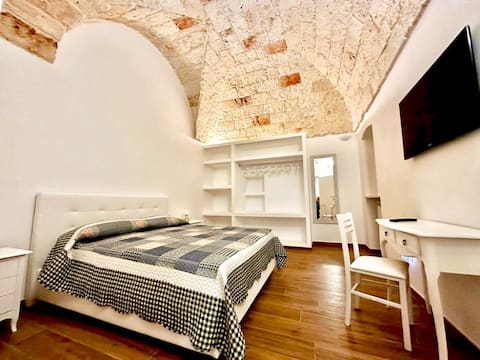 Airbnb con migliori performance: [Exclusive Residence] In the Historic Center a Carovigno