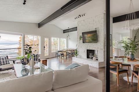 Water & Mountain Views · Sleeps 20 · 2 Kitchens