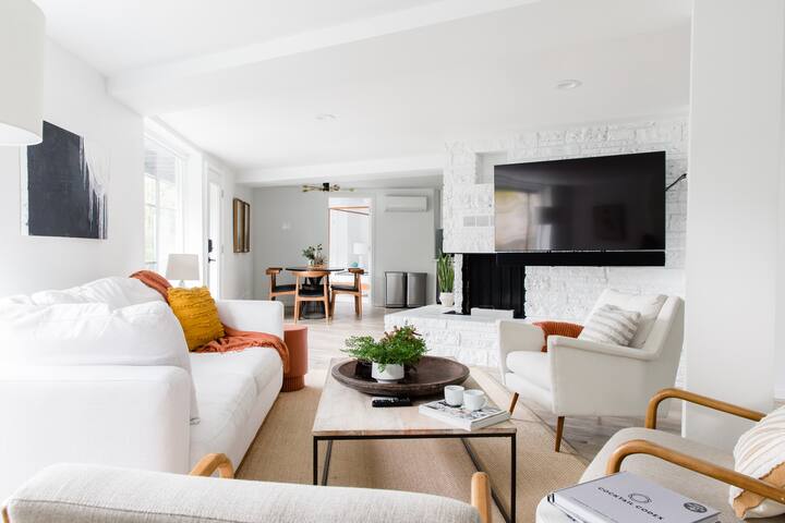 Water Views | Sleeps 20 | 2 Kitchens & Living Rms gallery image 5