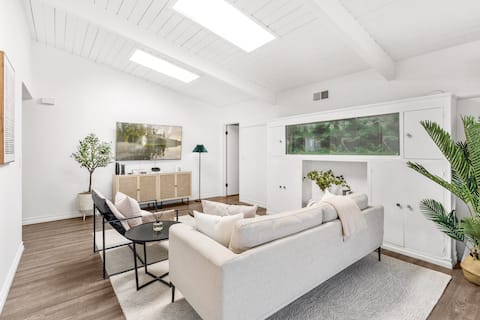 Luxury Modern Home in Costa Mesa