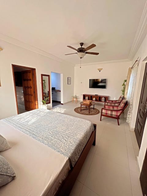 Fully Equipped Studio: Security, Standby Generator