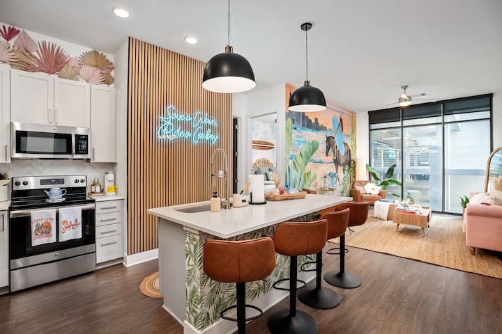 Cowgirl Cabana Walk to Broadway Downtown Nashville