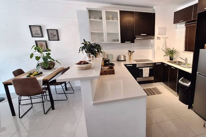 2 bedroom Apartment with balcony gallery image 5