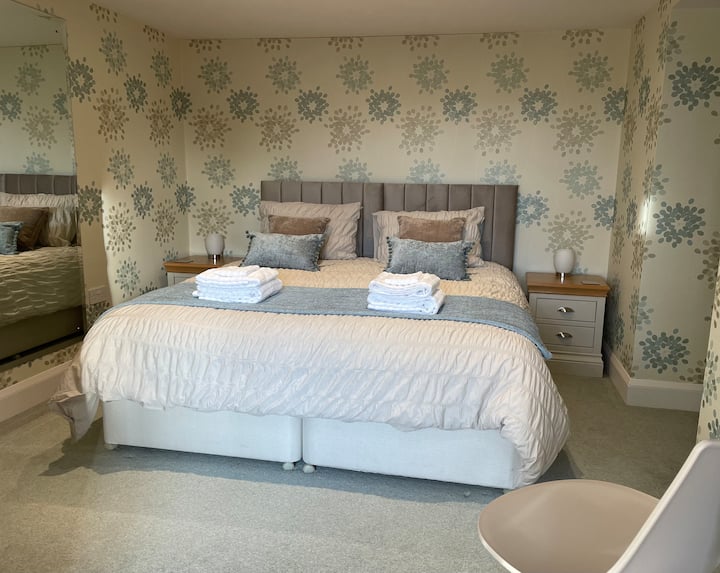 Chambre au rez-de-chaussée aménagée en superking.