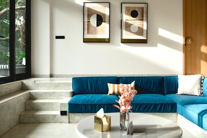 Living room image 6