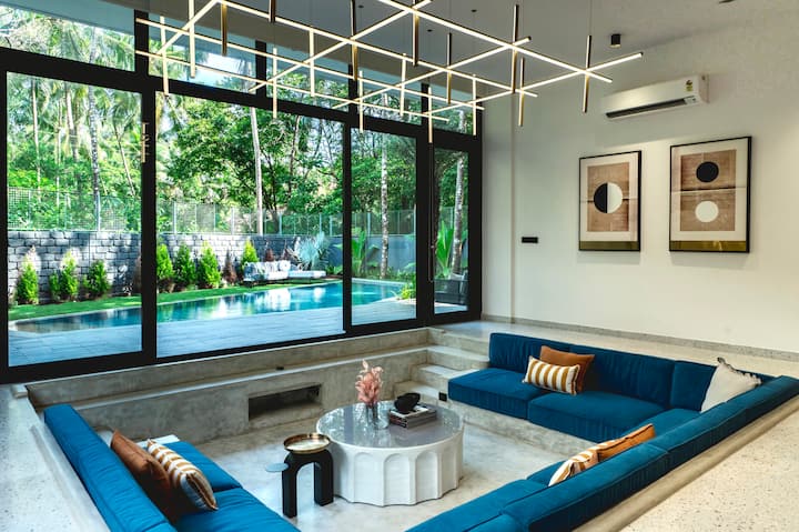 Living room image 7