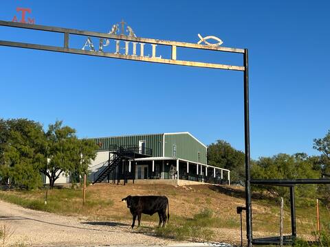 Hideaway Ranch: Private/Entire Home/Upper & Lower!