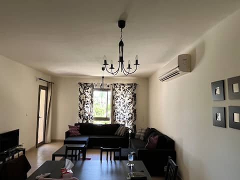 Marassi 1bedroom
2Adults+2kids 1king bed-2sofabeds