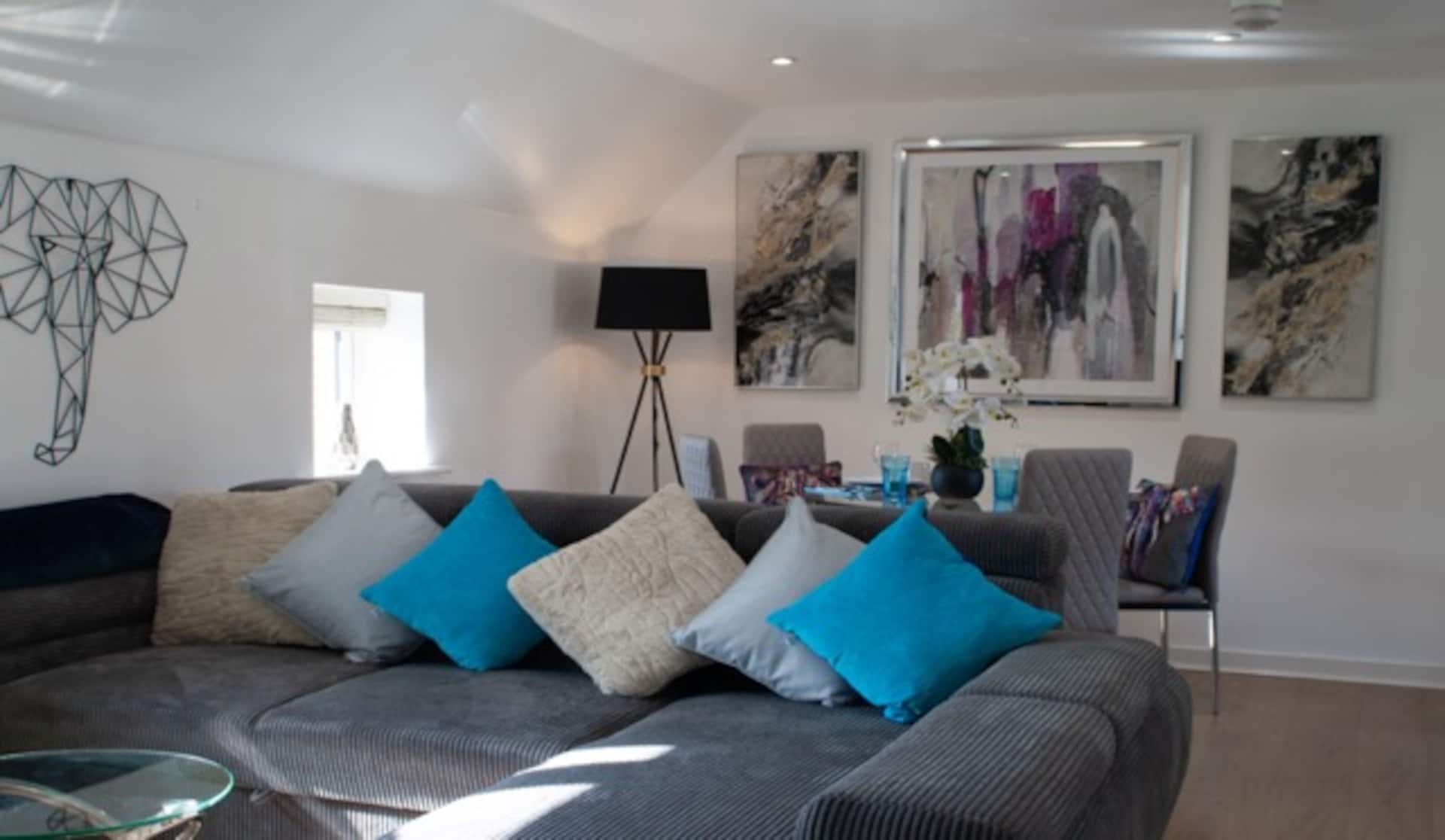 Lovely Coach House