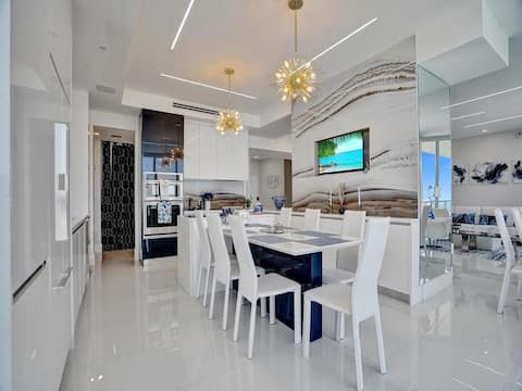 LaPerla Miami Penthouse for up to 7 people