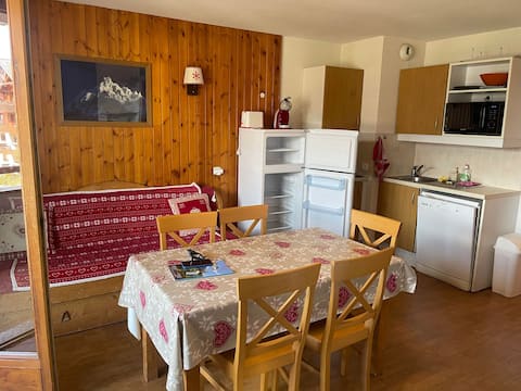 Top Airbnb: 40 m2 apartment – sleeps 6 – Parc aux Etoiles in Puy Saint Vincent