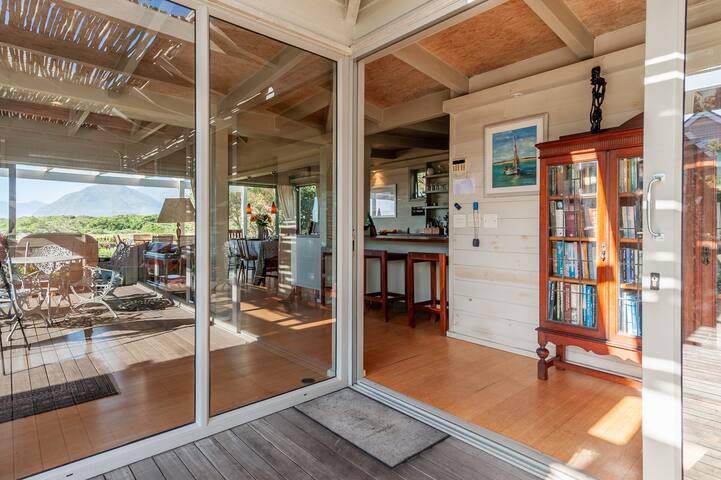 Nature’s view, beachfront estate gallery image 5