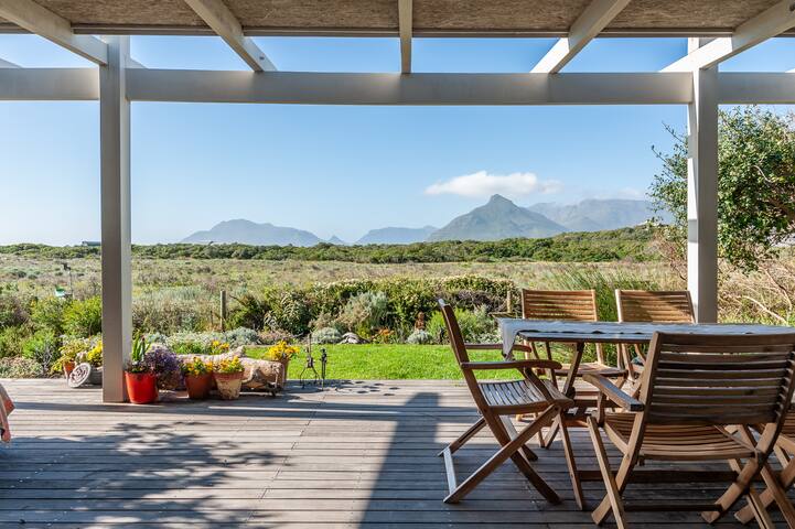 Nature’s view, beachfront estate gallery image 4