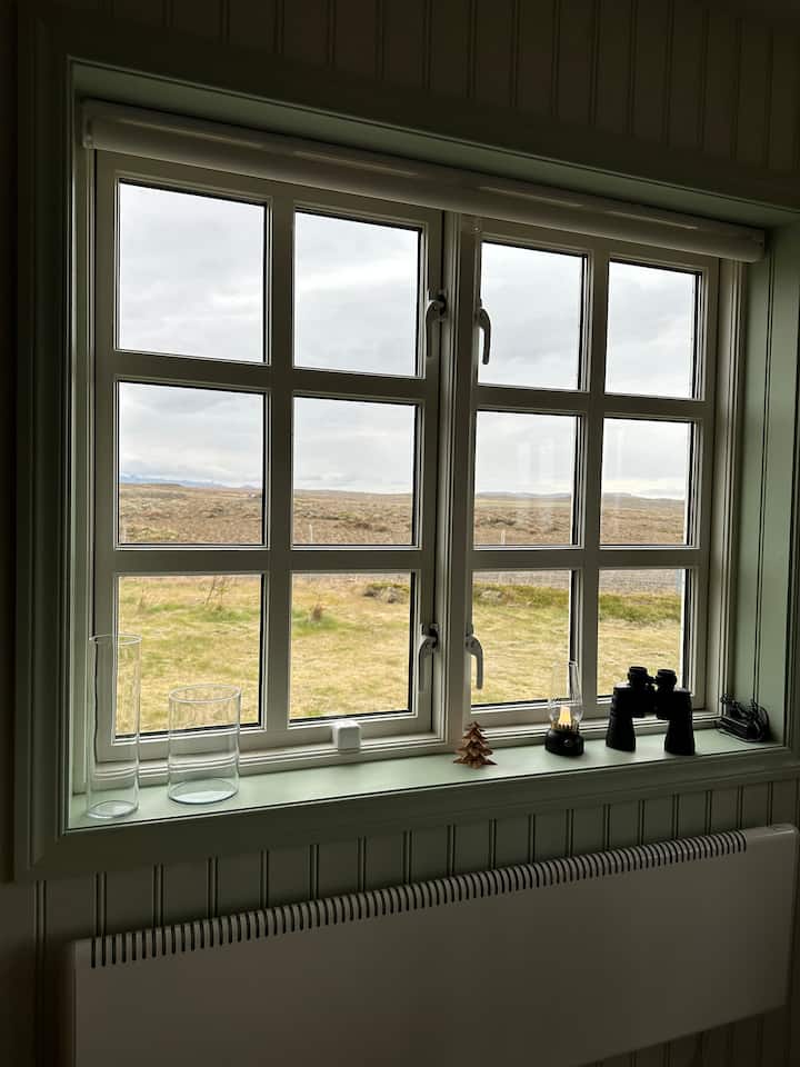 غرفة النوم في الطابق الأول.