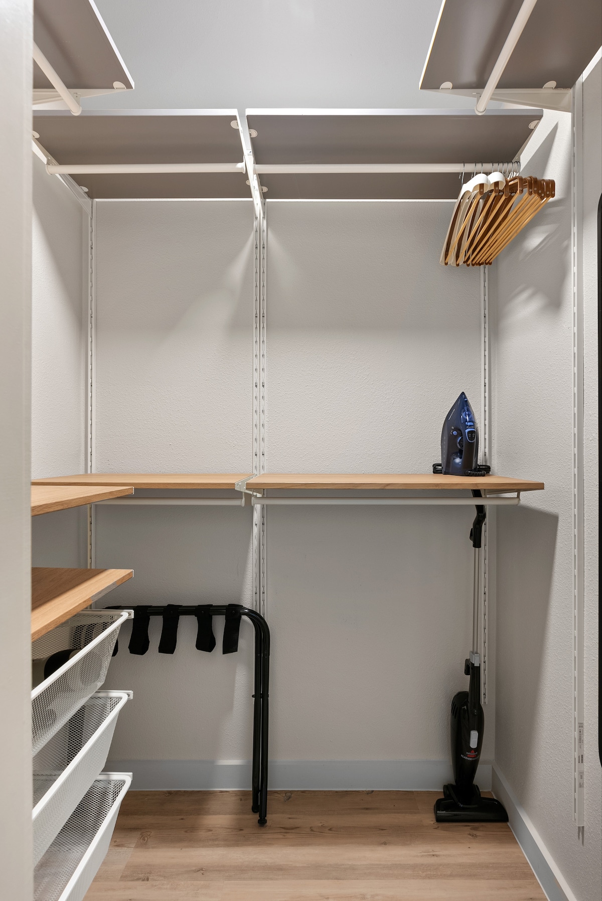 Cozy Loft Nr Attractions | Parking | Pets Ok| Wifi