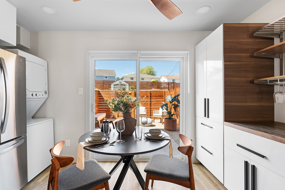 Cozy Loft Nr Attractions | Parking | Pets Ok| Wifi
