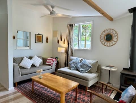 Top performing Airbnb: Waiwurri - at the Beach in Waiheke Island