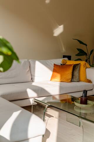 Classical City Central Apartment. 2 Bedroom. gallery image 5