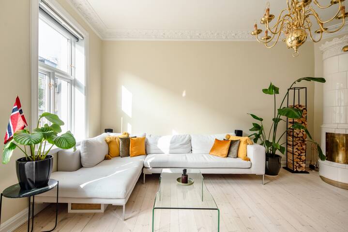 Classical City Central Apartment. 2 Bedroom. gallery image 3